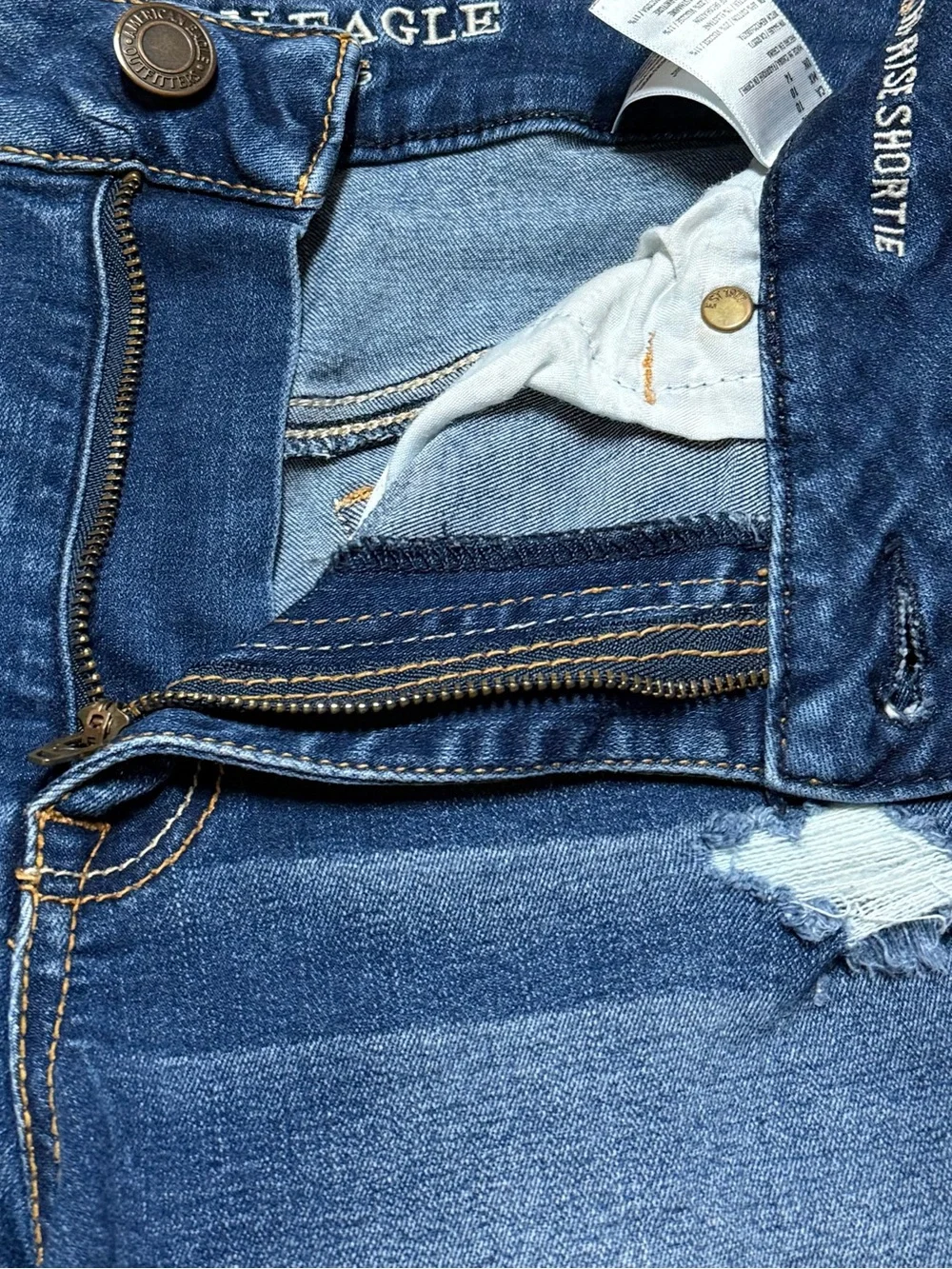 American Eagle Hi Rise Shortie Women’s 10 Blue Jeans Distressed Denim High Rise